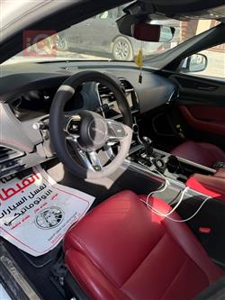 جاكوار XE